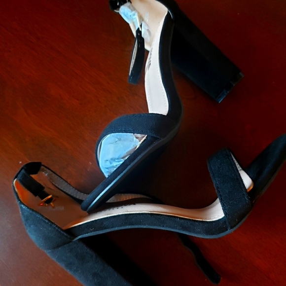 Fashion Nova go with everything heels Black size 7 - Picture 3 of 3